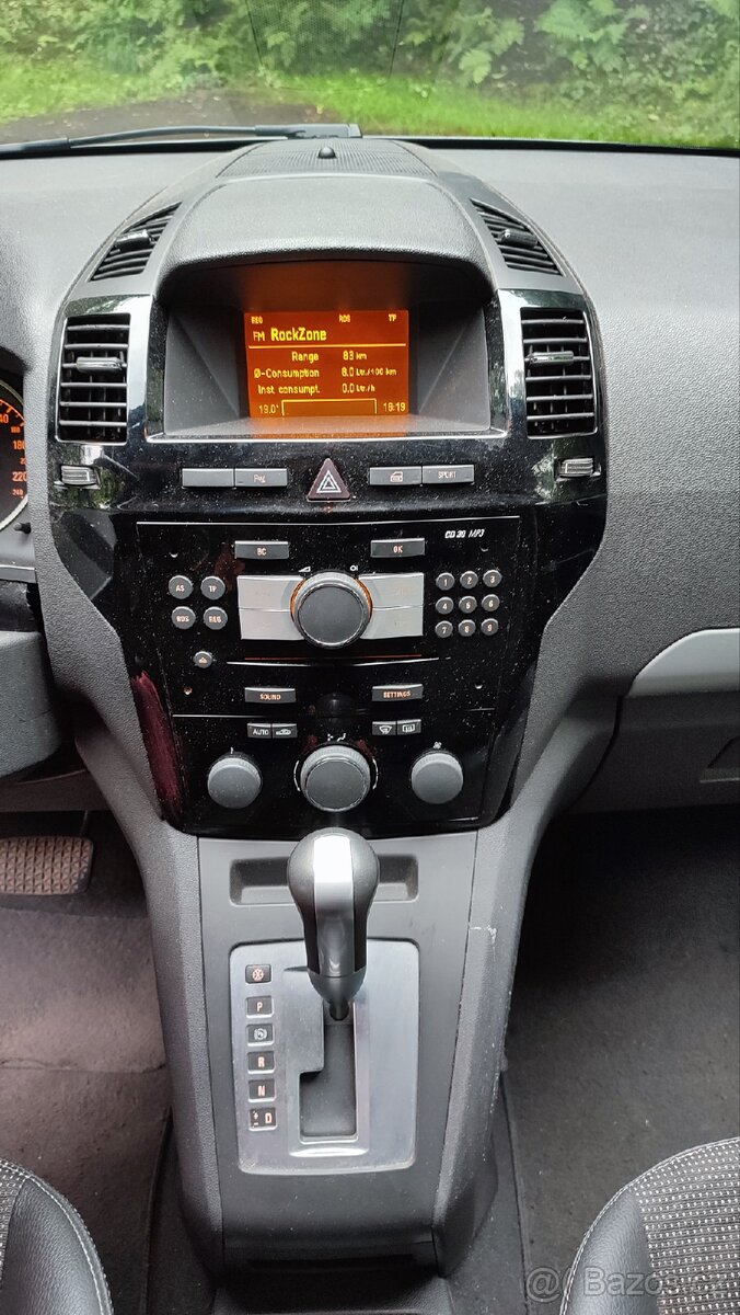 Opel Zafira 1,9CDT, 110kW, 7 míst - 13