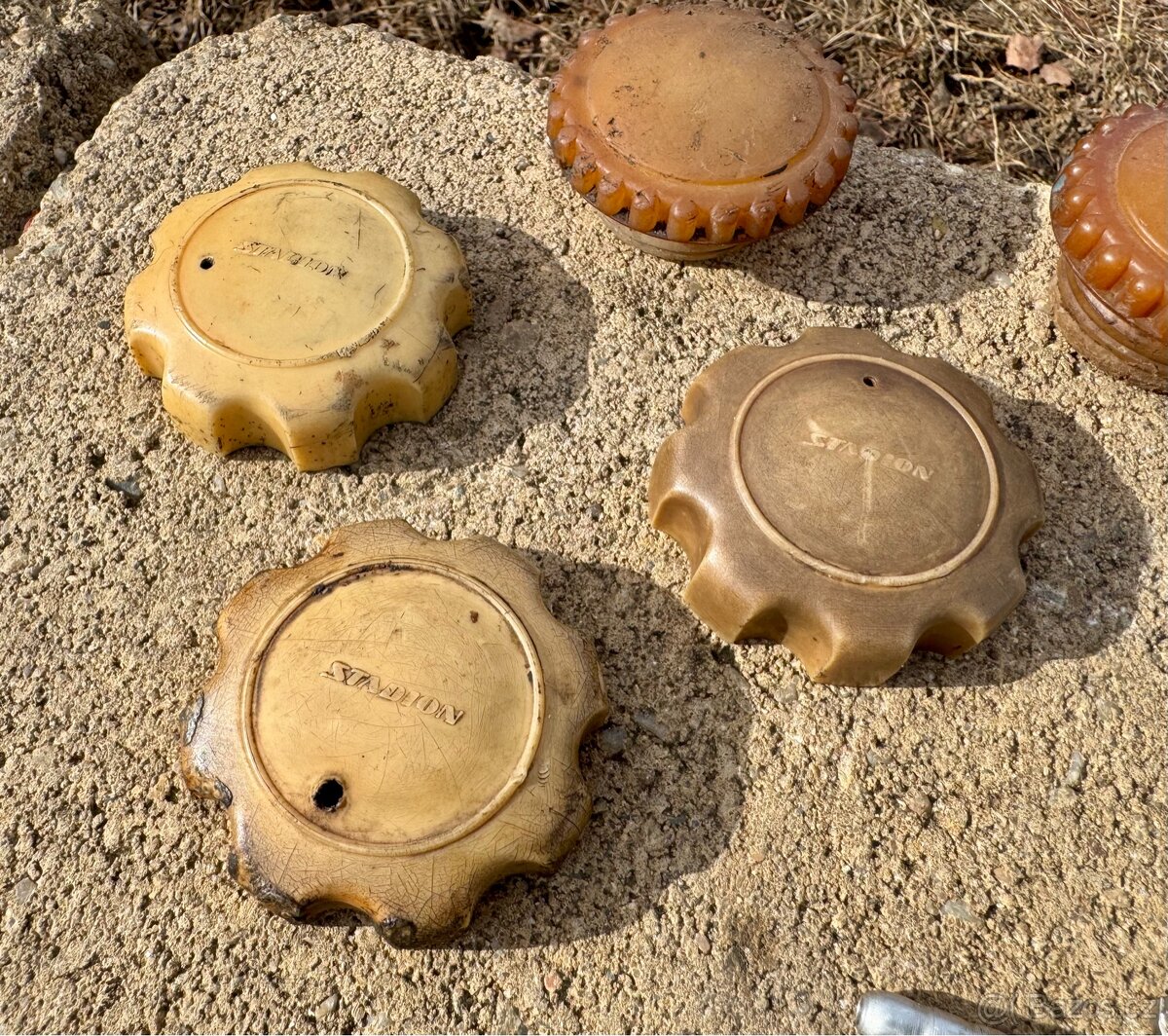 Stadion S11, S22 - dily - 13