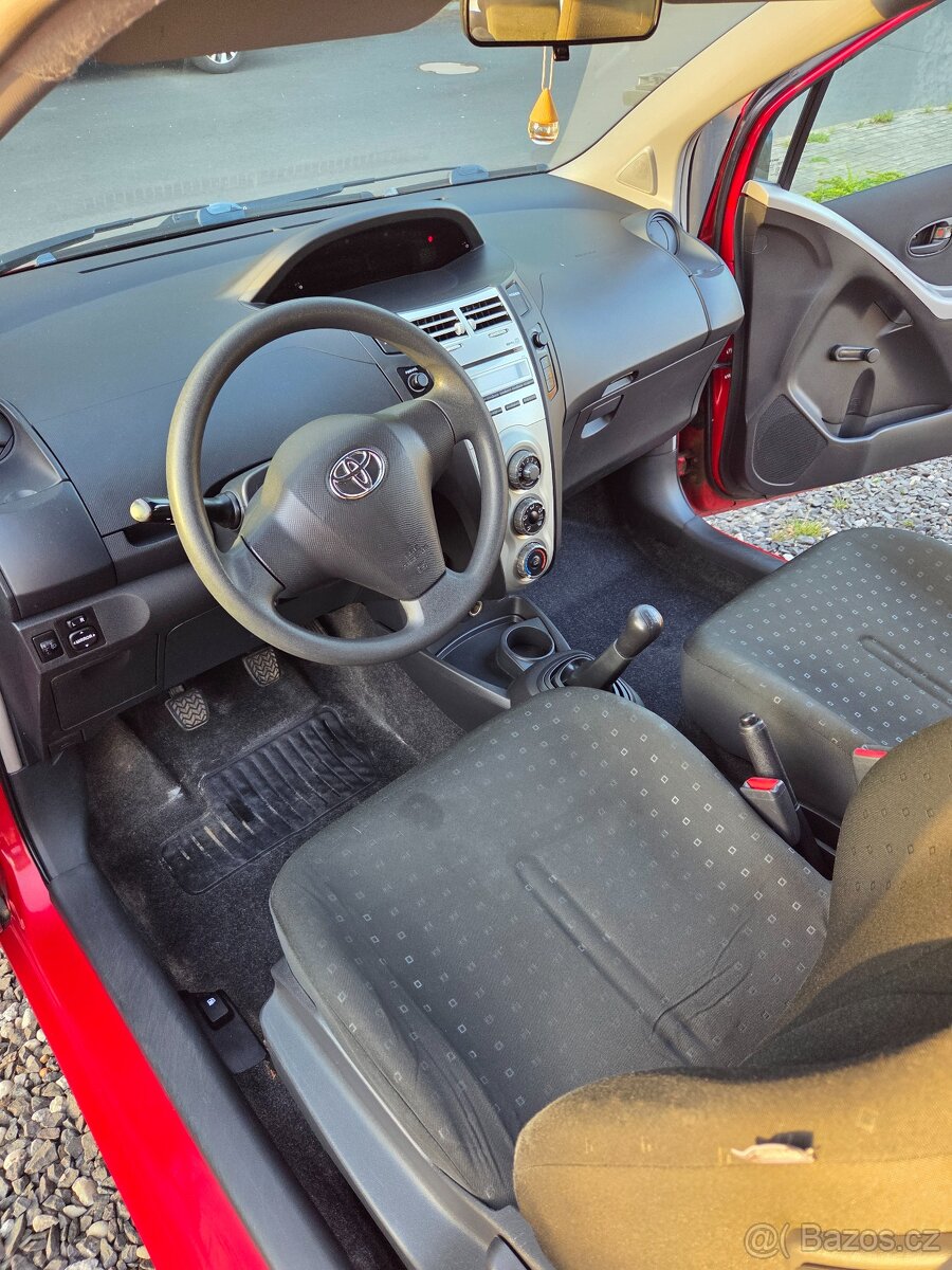 Toyota Yaris 1.0VVTI - 13