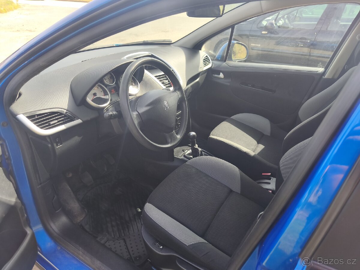 Peugeot 207 1.4 i - 13