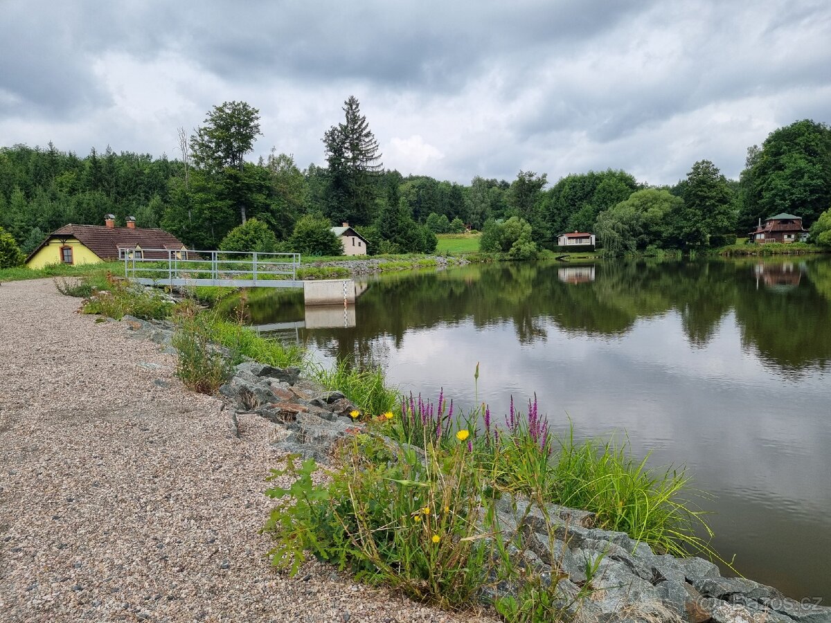 Prodej chaty v CHKO Železné hory - 13