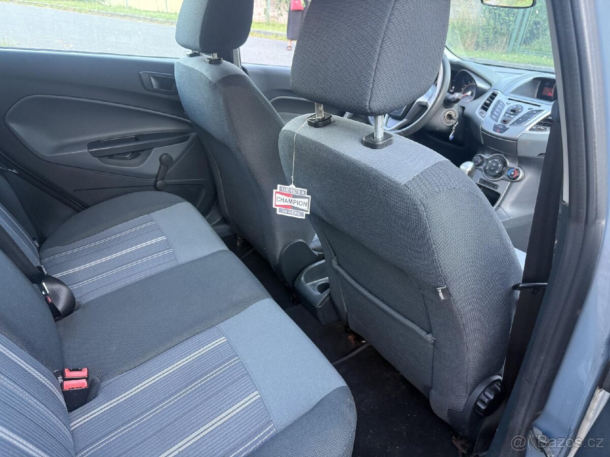 Ford Fiesta 1.3i - 13