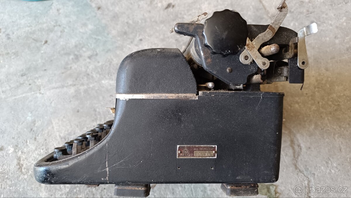 Psací stroj 500,- - 13