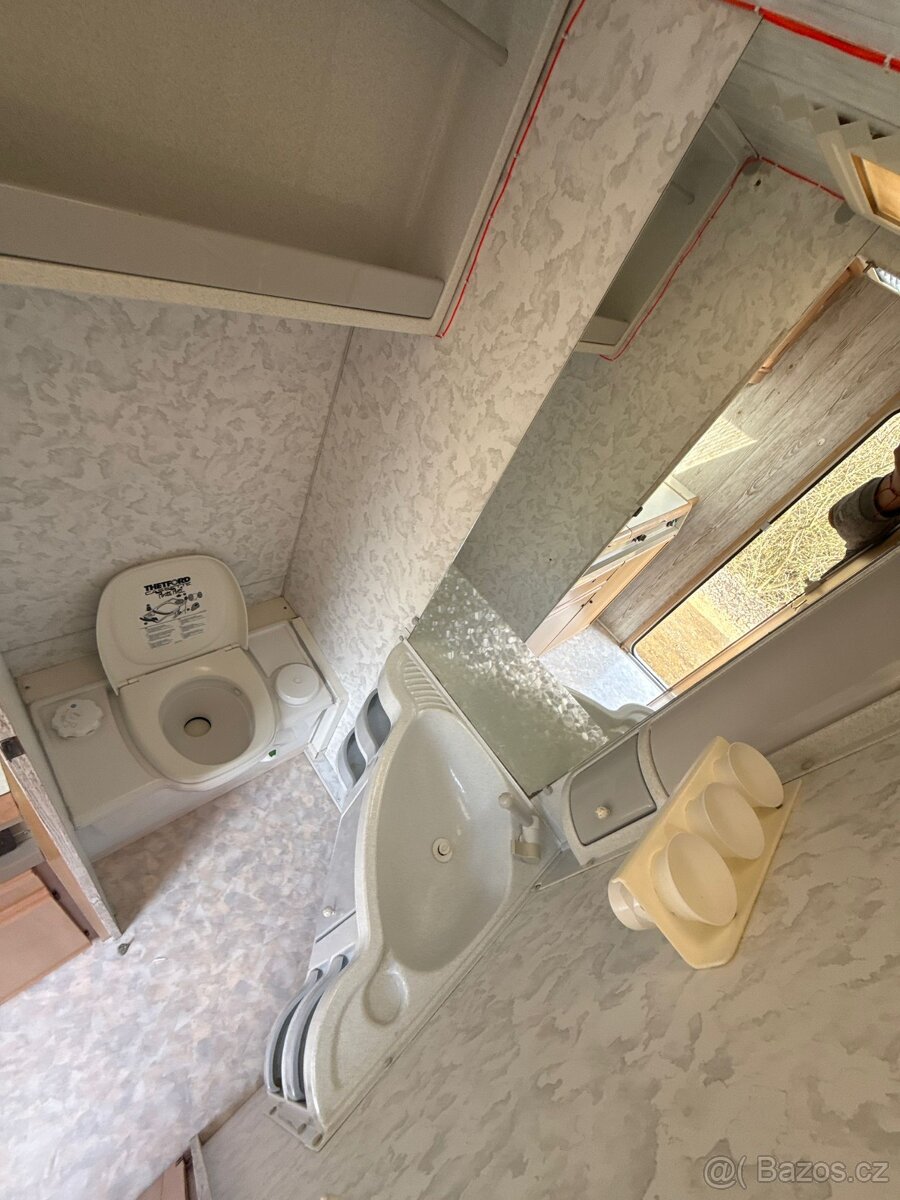 Prodám karavan Adria 430 - 13