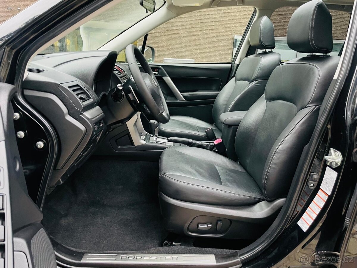 Subaru Forester 2.0i 4x4 AUT 1MAJITEL TAŽNÉ SERVISKA - 13