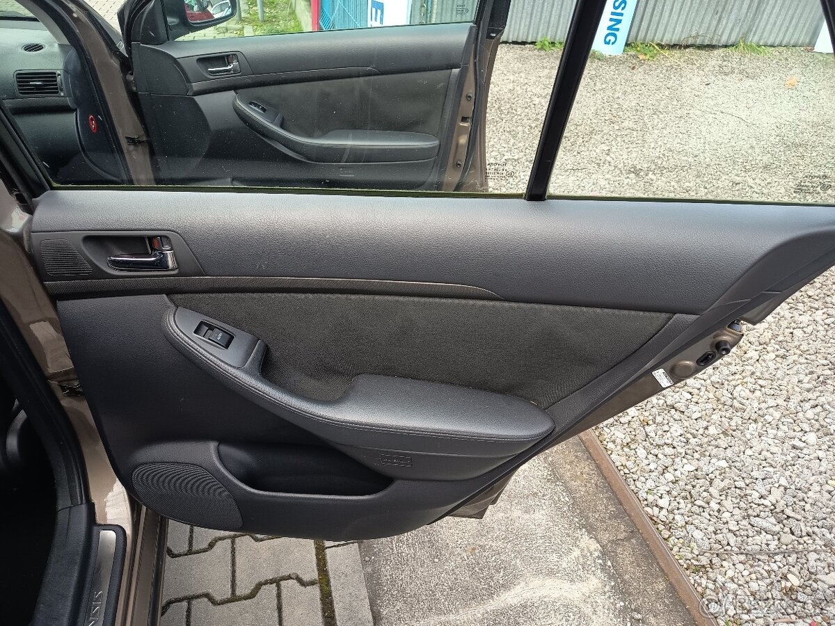 Toyota Avensis combi 2,0D-4D Comfort ČR - 13