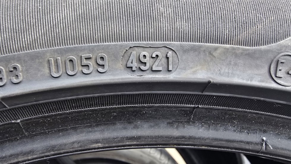 Letní pneu 245/40/19 Pirelli - 13