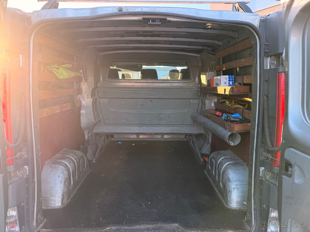 Renault Trafic 2.0dci 84kw - 6 míst, long, tažné - 13