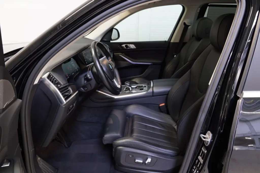 BMW X7, 40D,SOFTCLOSE,PANO,HUD,ČR,DPH - 13