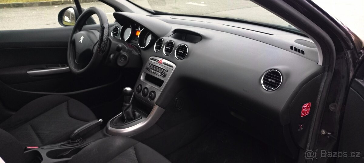 Peugeot 308 1.4VTi 72kW r.2012 STK 8/2026 - 13