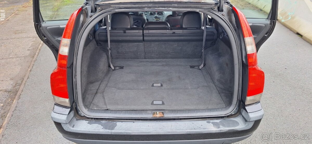 V70 2,4i 2002 7 míst tažné - 13