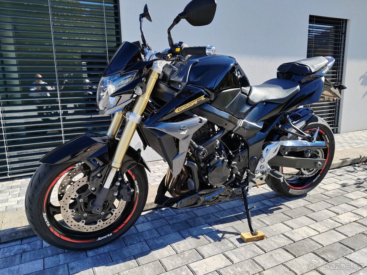 Suzuki gsr 750 ČR - 13