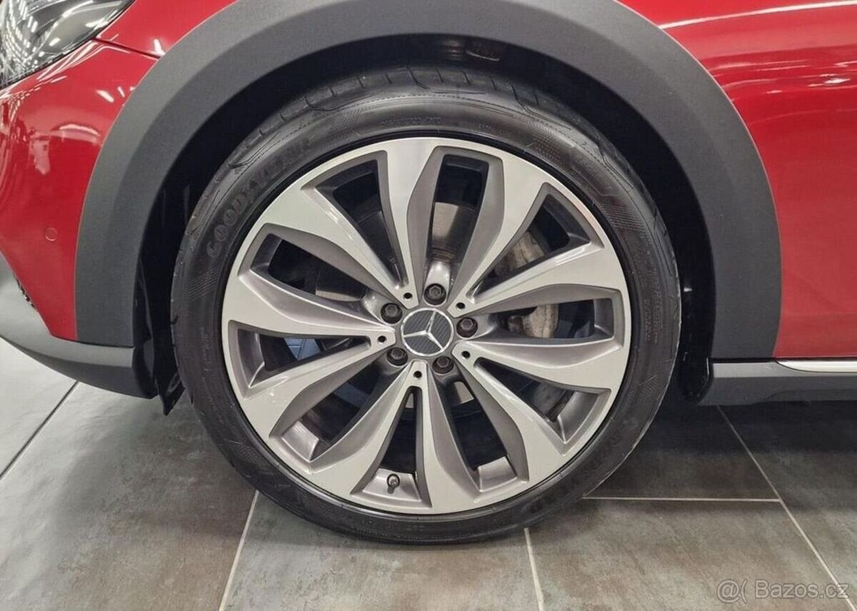 Mercedes-Benz 220 161 kw - 13
