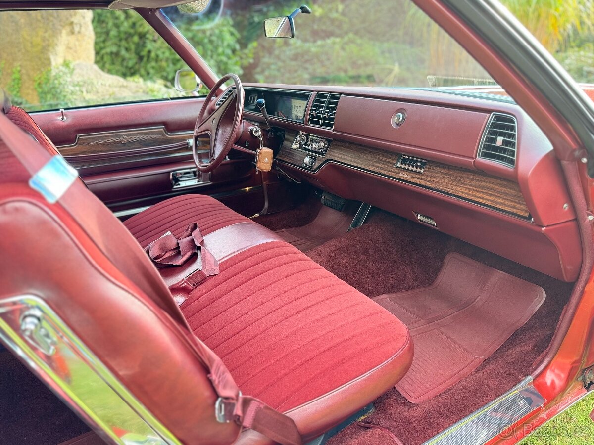 Buick Electra 225 Custom Landau coupe - 13