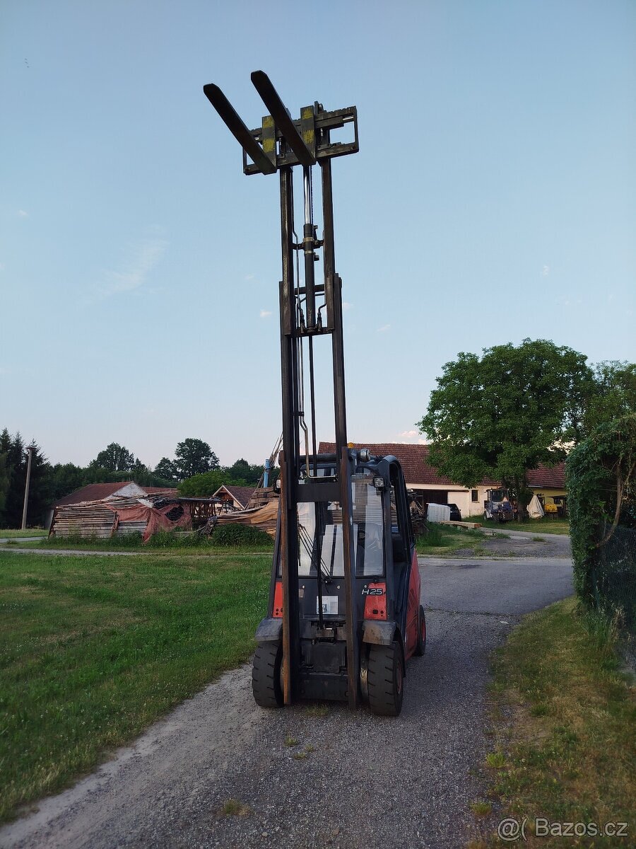 VZV Linde H25T-01 - 13