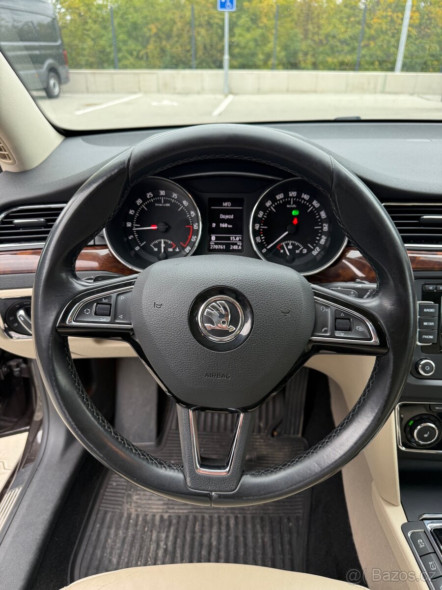 Škoda Superb 2.0 TDI DSG Elegance - 13