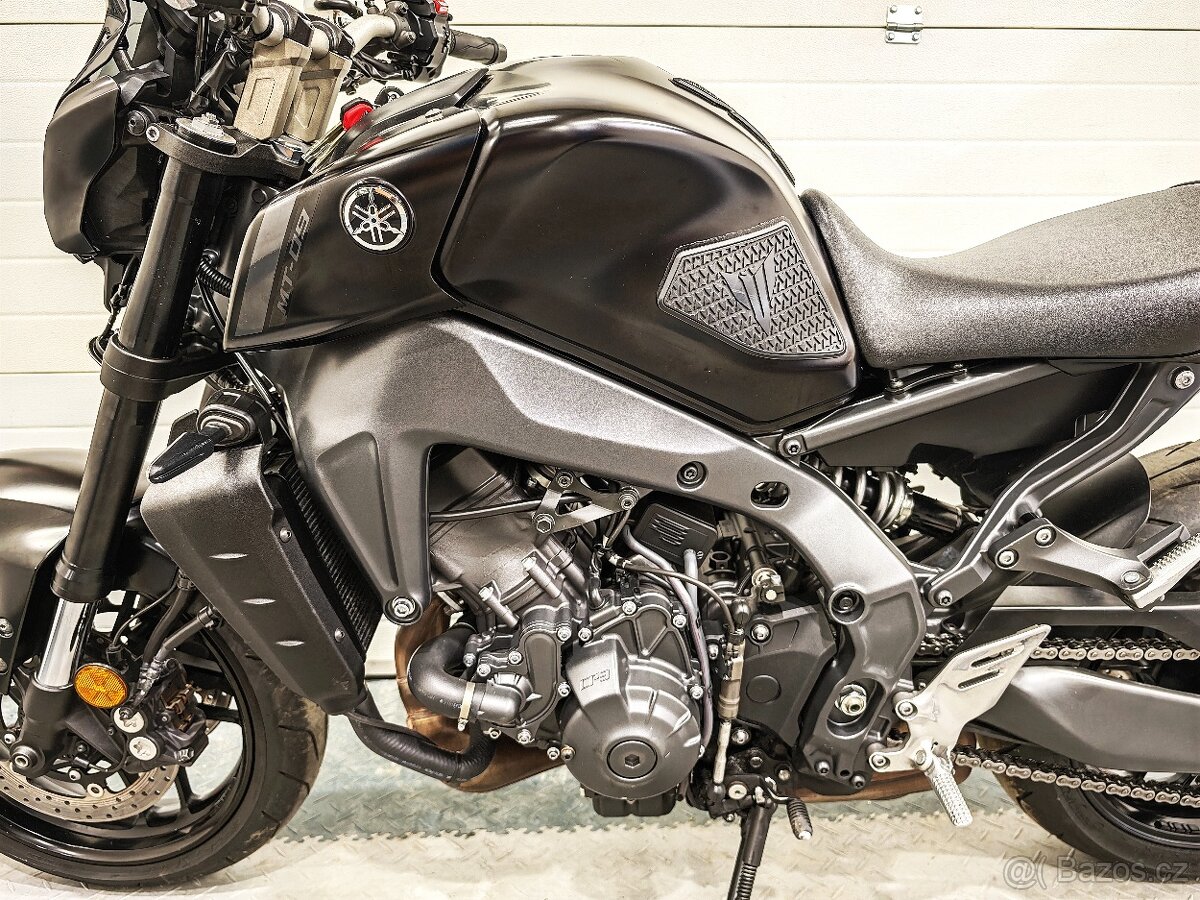 Yamaha MT-09 ABS rok 2022 - 13