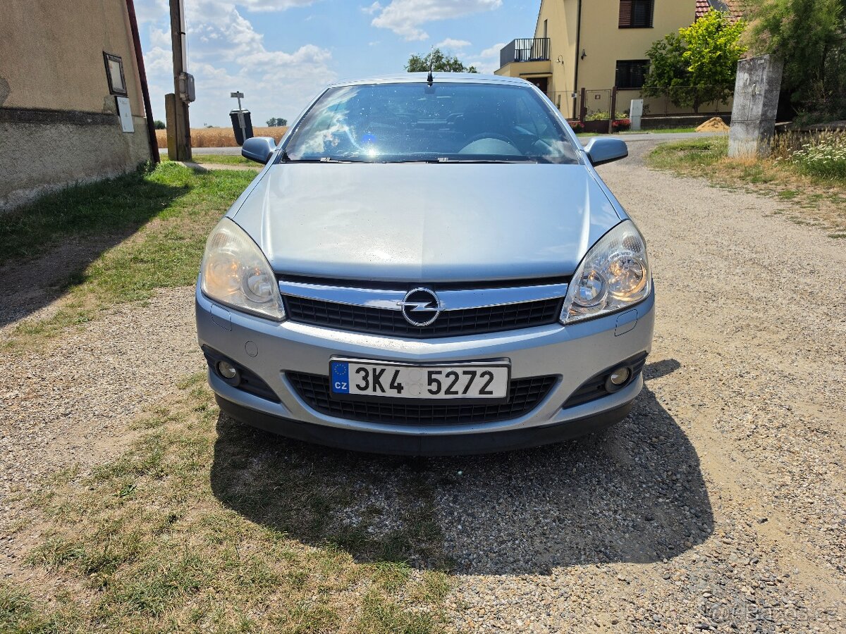 Opel Astra H twintop cabrio 1.8 - 13