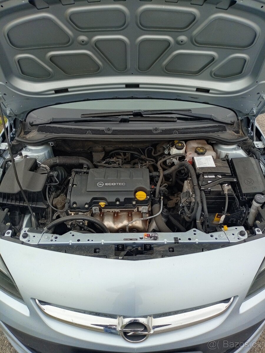 Opel Astra J 1.4i 74kW první majitel najeto pouze 53tis.km - 13