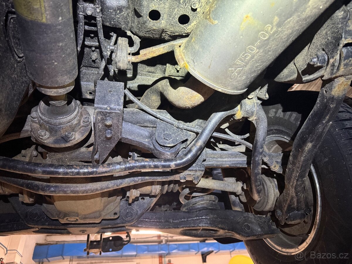 Mitsubishi Pajero 3.2DiD V6, 4x4, MANUÁL - 13