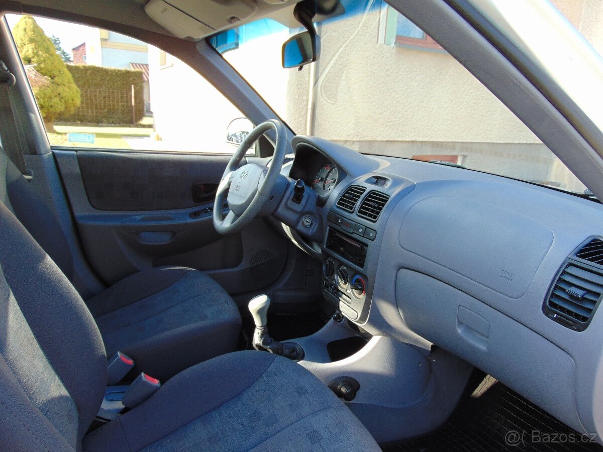 HYUNDAI ACCENT 1.3,PŮVOD ČR,1.MAJ.,KLIMA,SERVISKA - 13