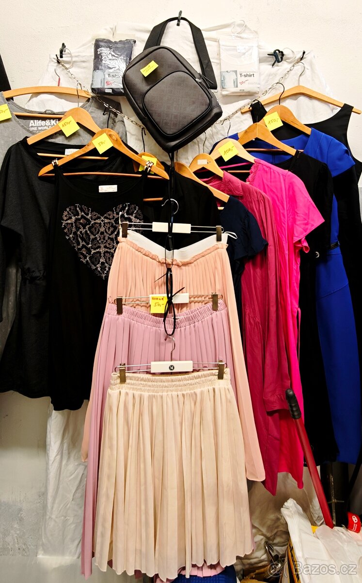 Dámské i pánské oblečení. - 13