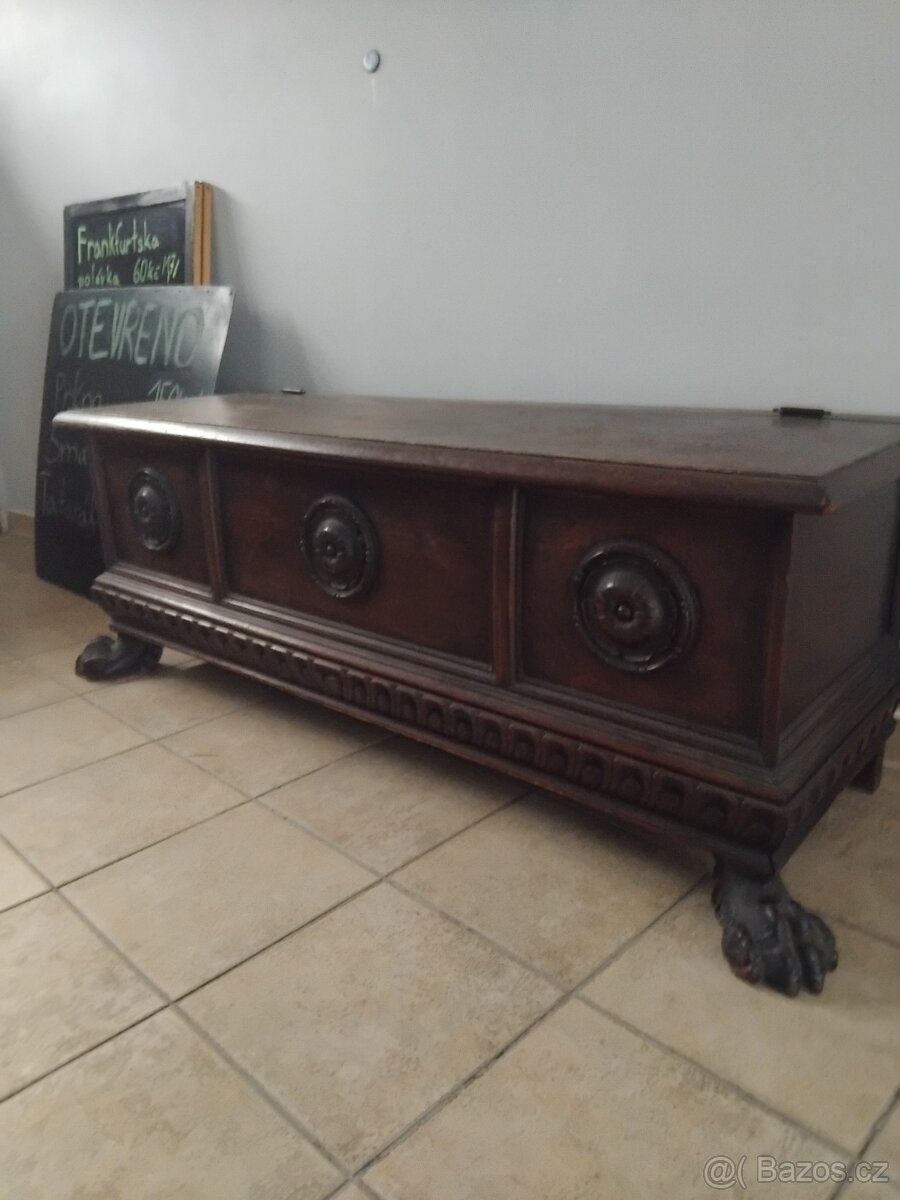 Starožitný nábytek - 13