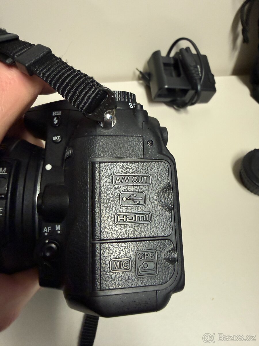 Nikon D7000 s příslušenstvím - 13