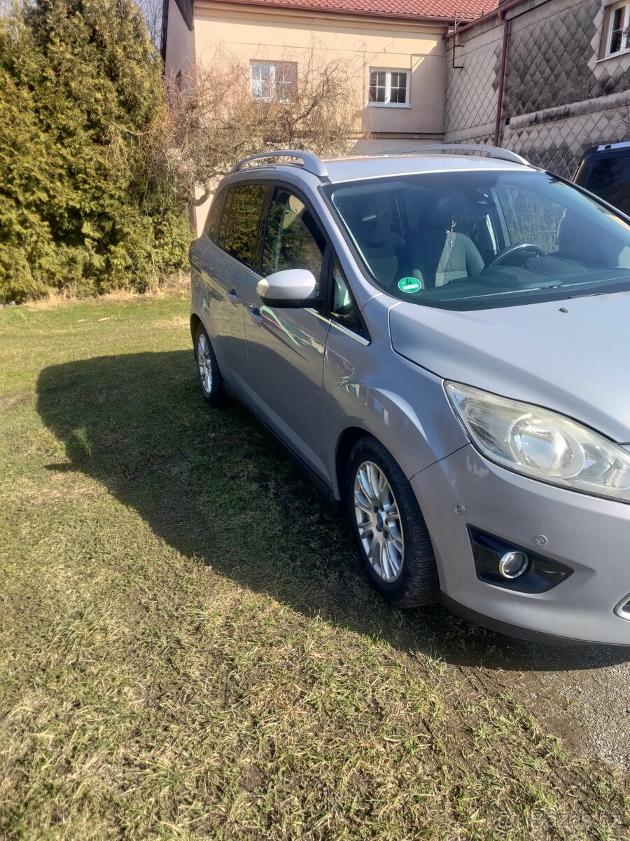 Ford grand c max 7 míst ,nafta - 13