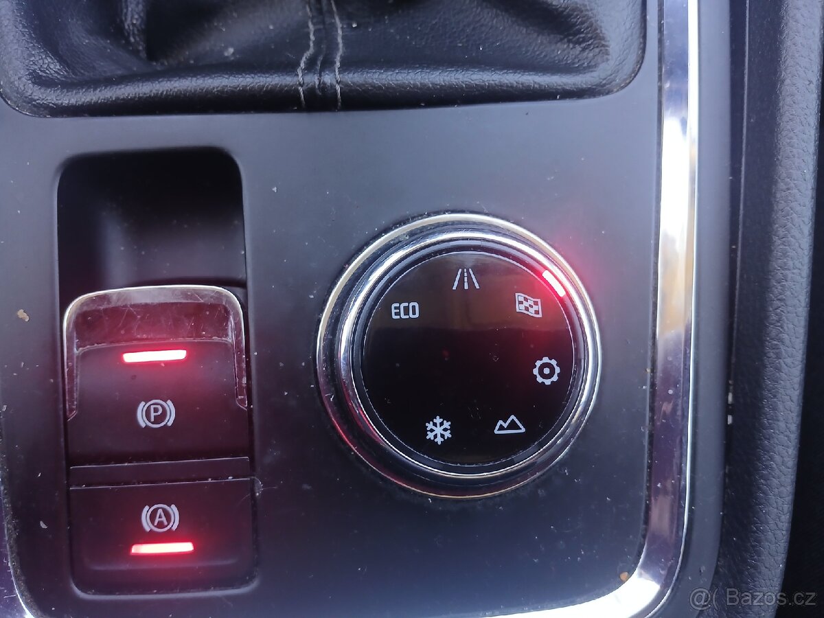 Seat Ateca 2.0TDI 4Drive 110kw led. Navigace - 13