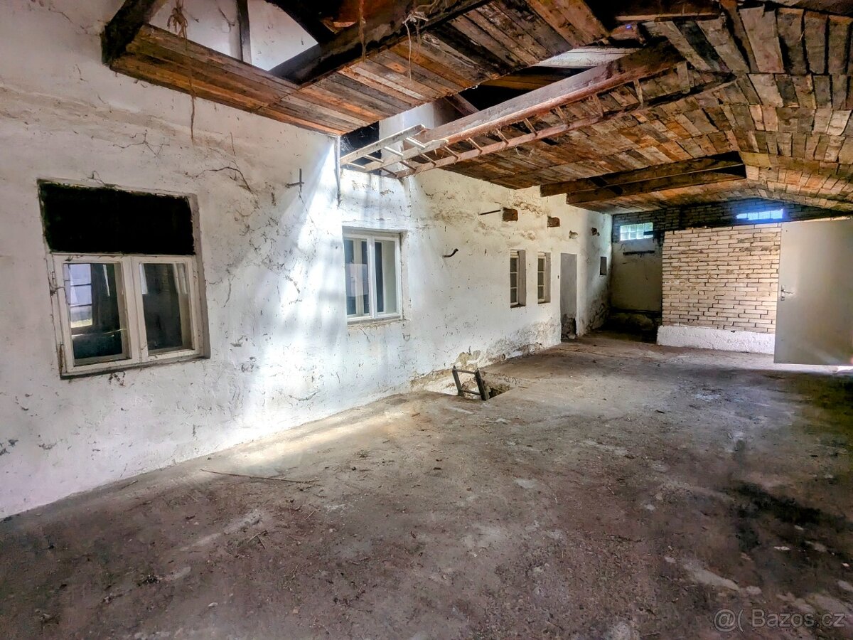 Prodej rodinného domu se zahradou v Uherském Ostrohu - 13