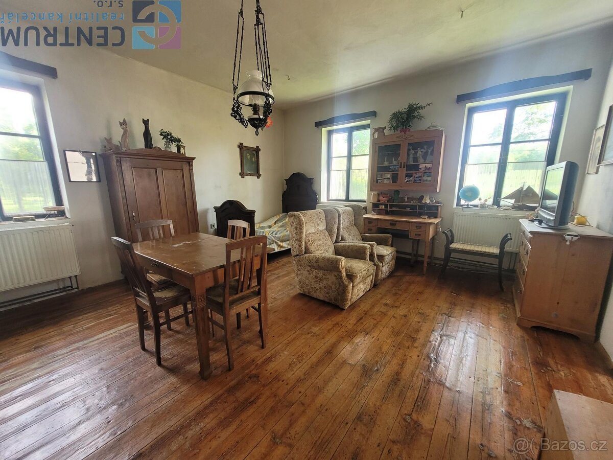 Rodinný dům v obci Bláhov u H - 13