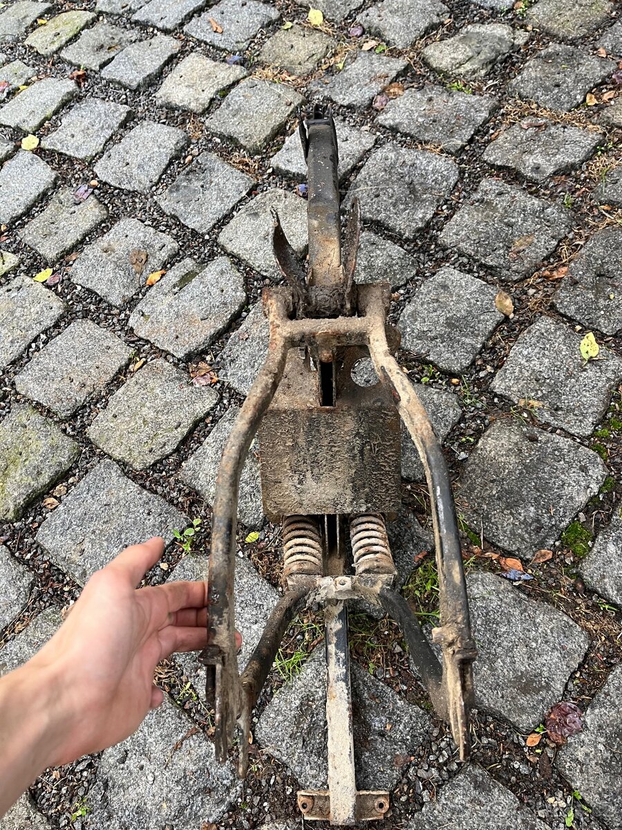 Kostra/rám Jawa pionýr 555 - 13