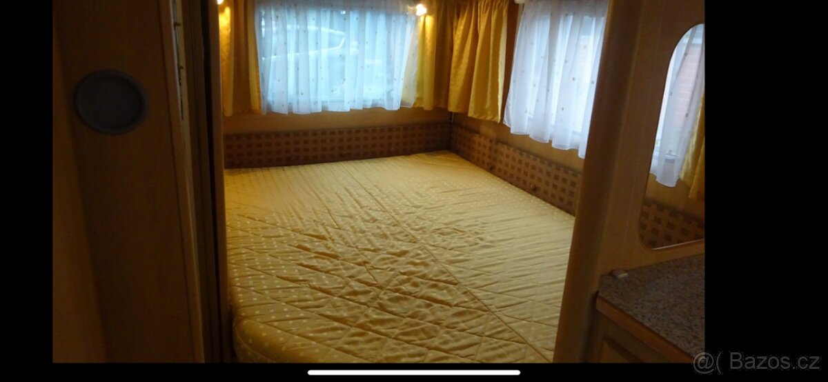 2002 Dethleffs camper 490 - 13