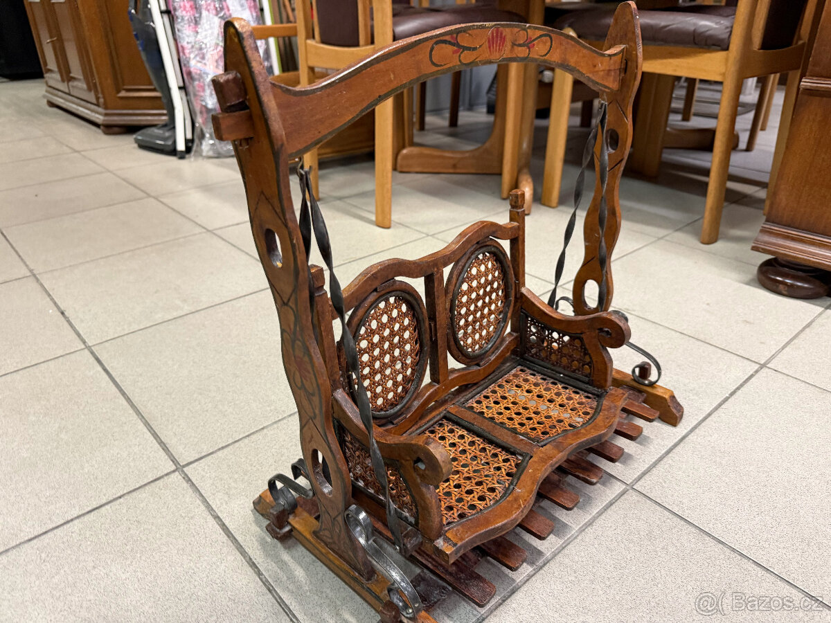 Historická houpačka pro panenky - 13