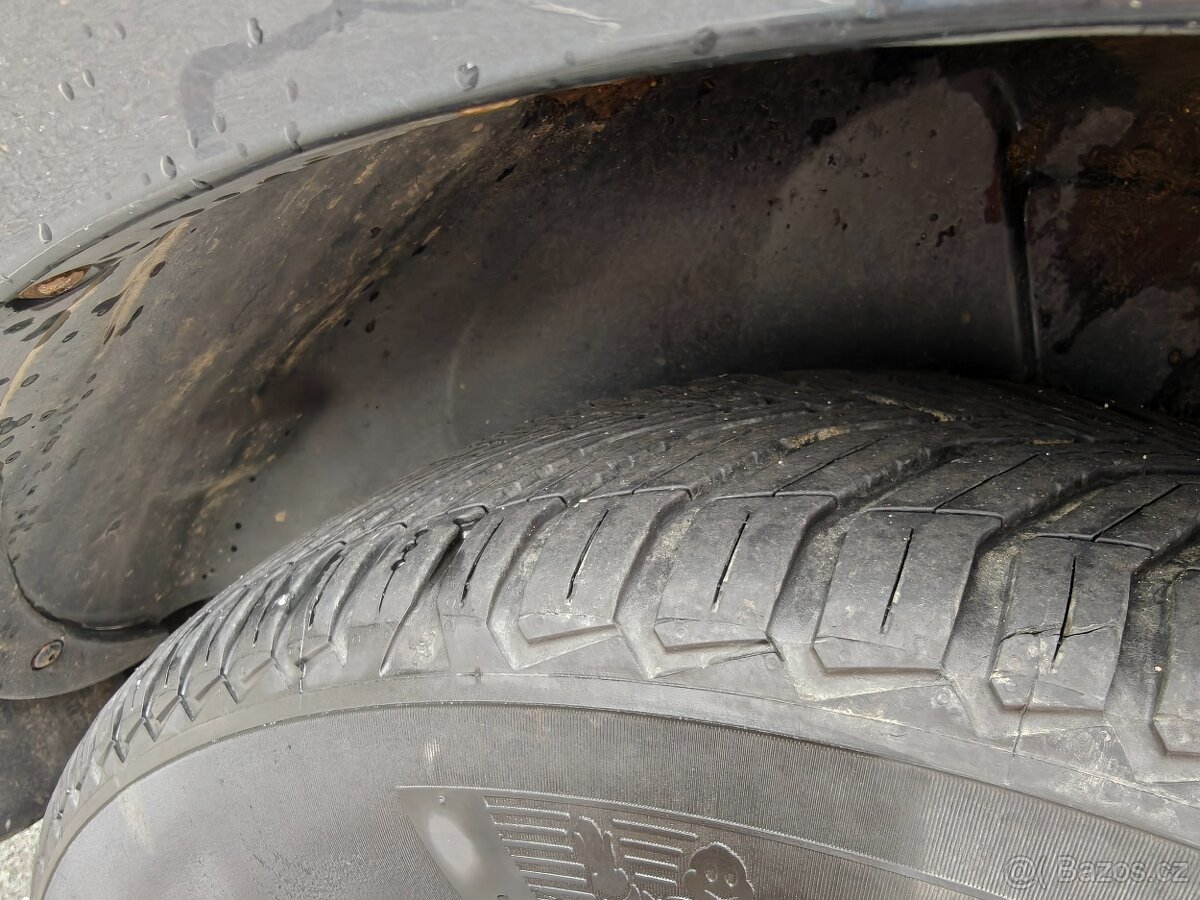 Hyundai Santa Fe 2.7i V6, 4x4 - 13