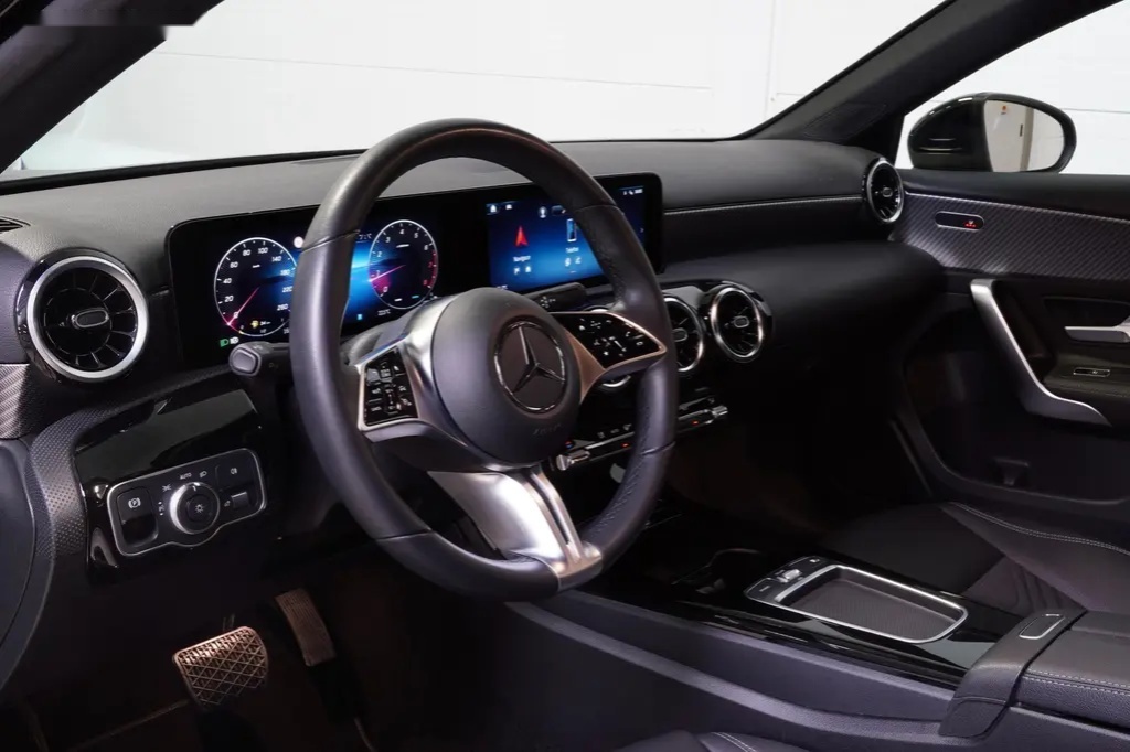 Mercedes-Benz Třídy A, A180,ACC,ČR,DPH,1.MAJ - 13