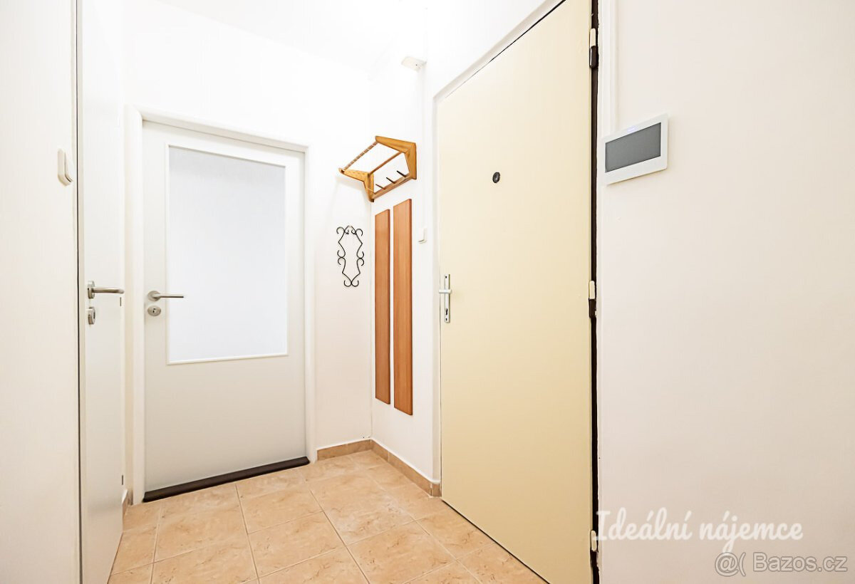 Pronájem bytu 1+1, Křenická, Strašnice, 16900 Kč/měs, 35m2 - 13