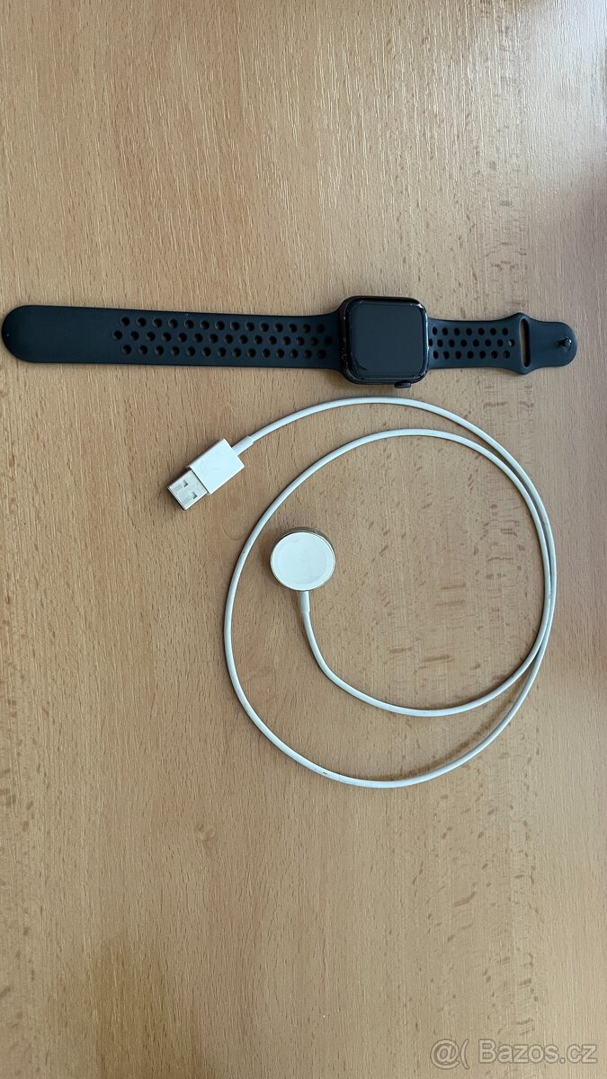 Apple Watch 5 Nike Edition 44mm - 13