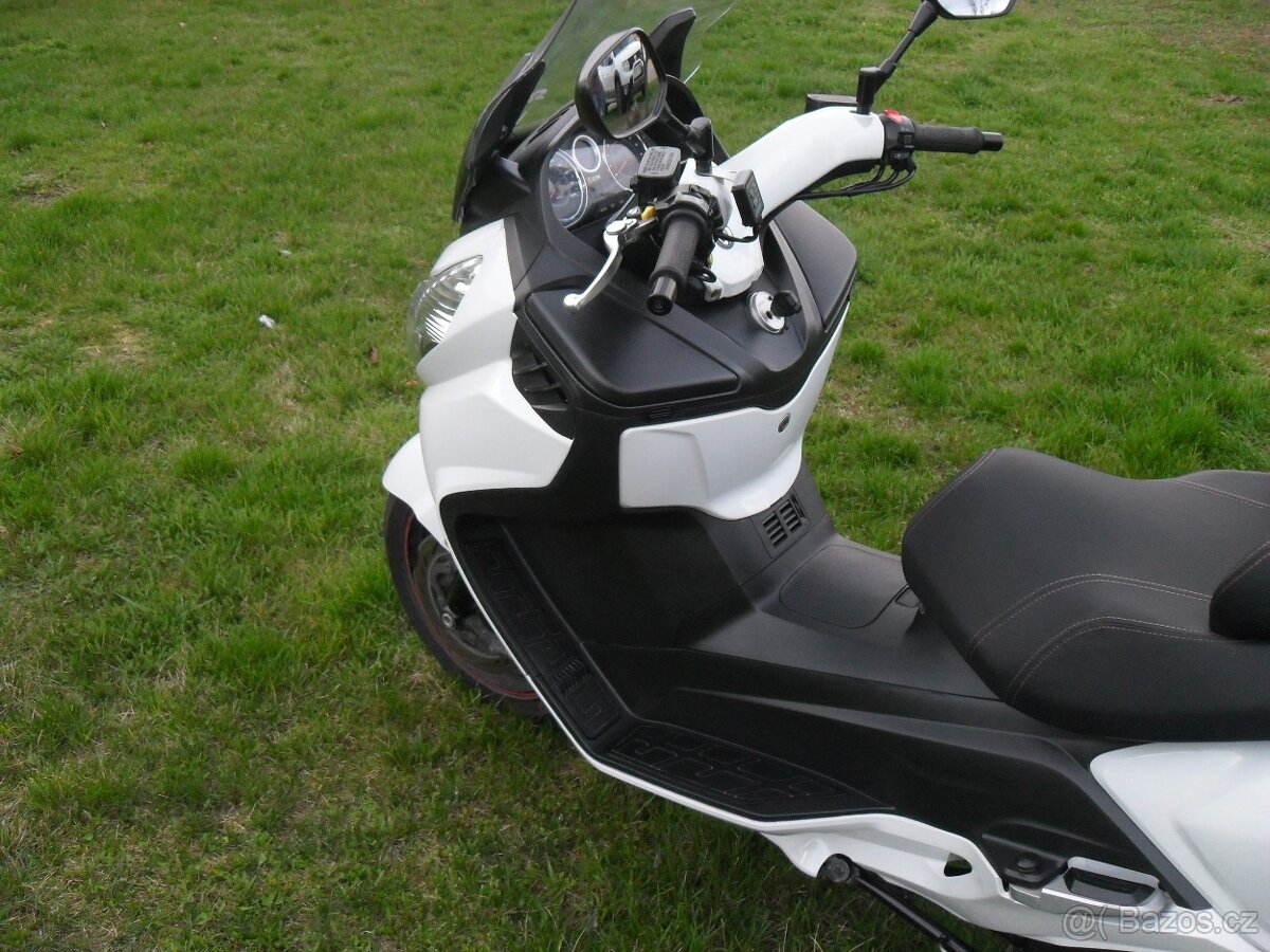 SYM MAXSYM 600,ABS,2015,LED DENNÍ SVÍCENÍ,2MAJITEL,CZ,2xKLÍČ - 13