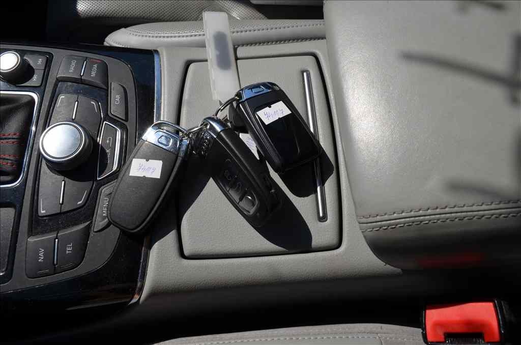 Audi A6 AVANT 3,0 TDI - 13