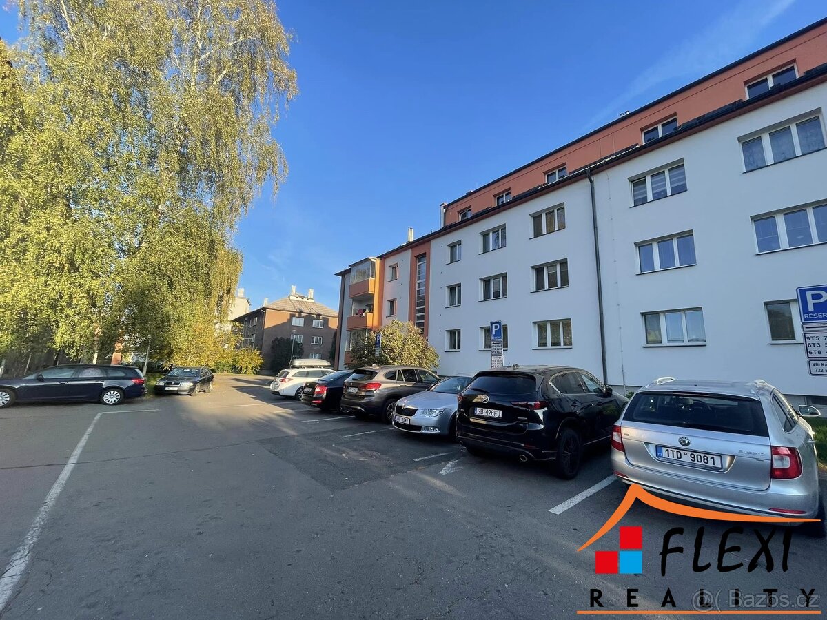 Pronájem zařízeného bytu 1+1 s balkónem, 43 m², ul. Dolní, O - 13