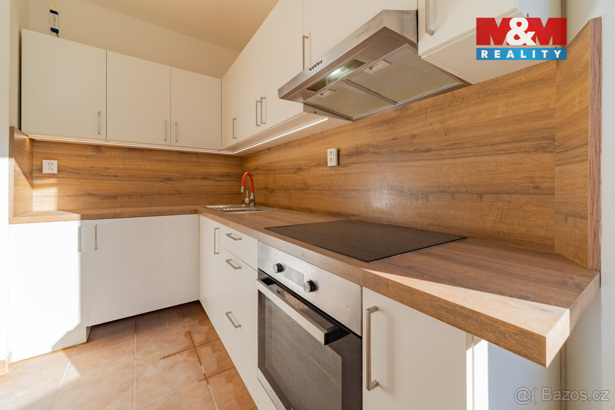 Pronájem bytu 2+1 v Aši, ul. Jiráskova - 13