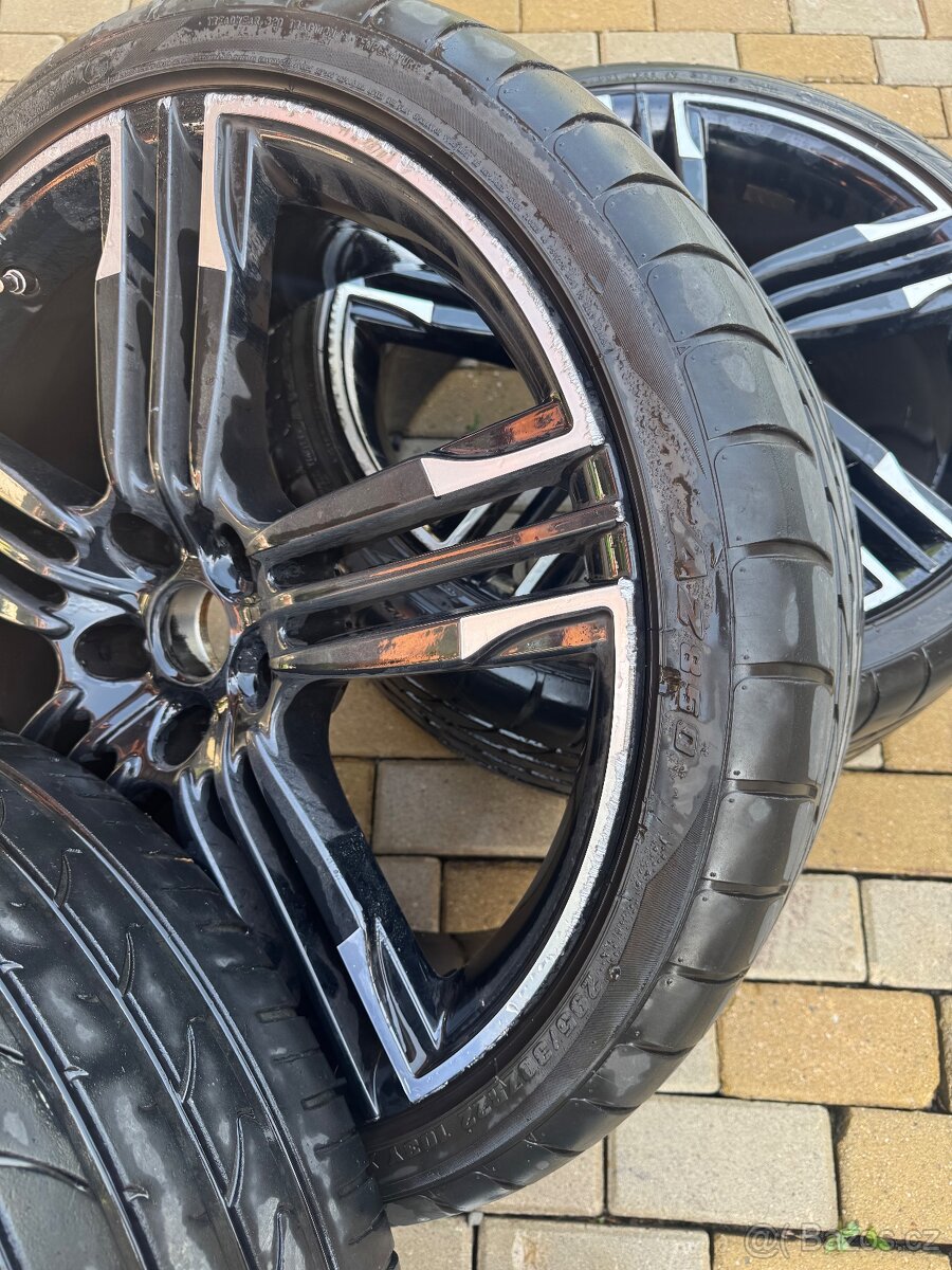 Alu kola + pneu R22 - 13