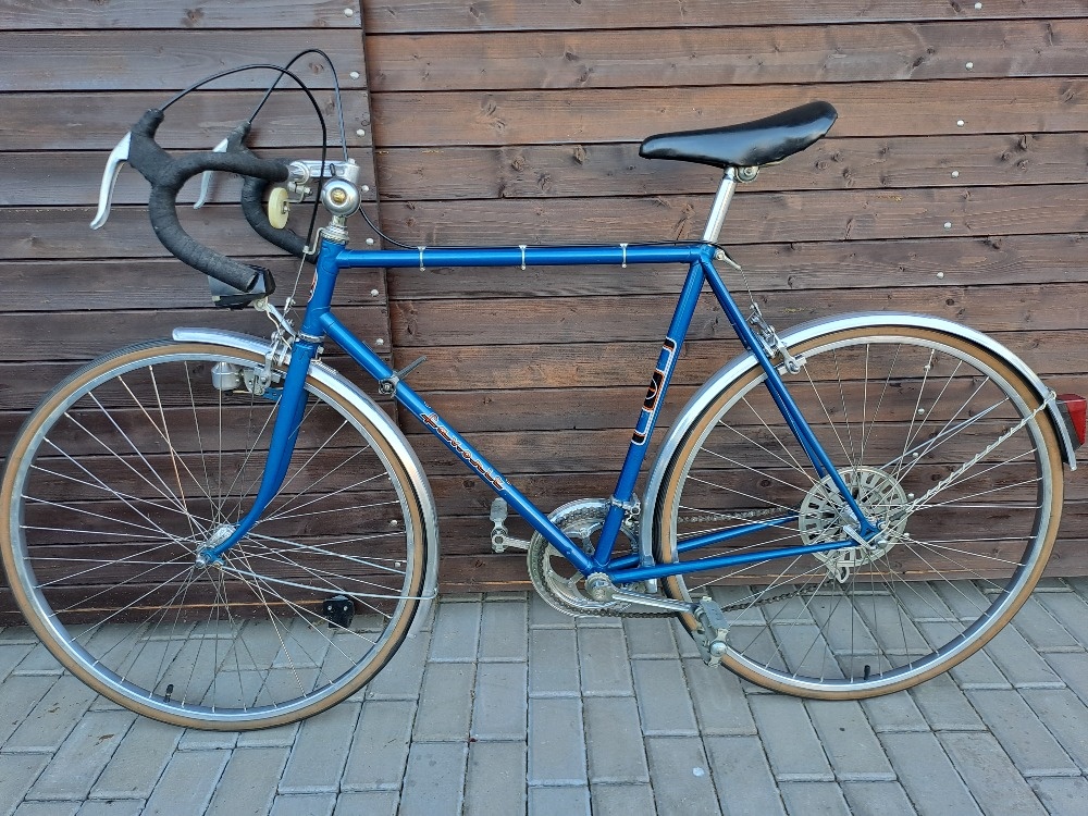 ZÁNOVNÍ ULOŽENKOVÝ Favorit vhodný jako dekorace podniku - 13