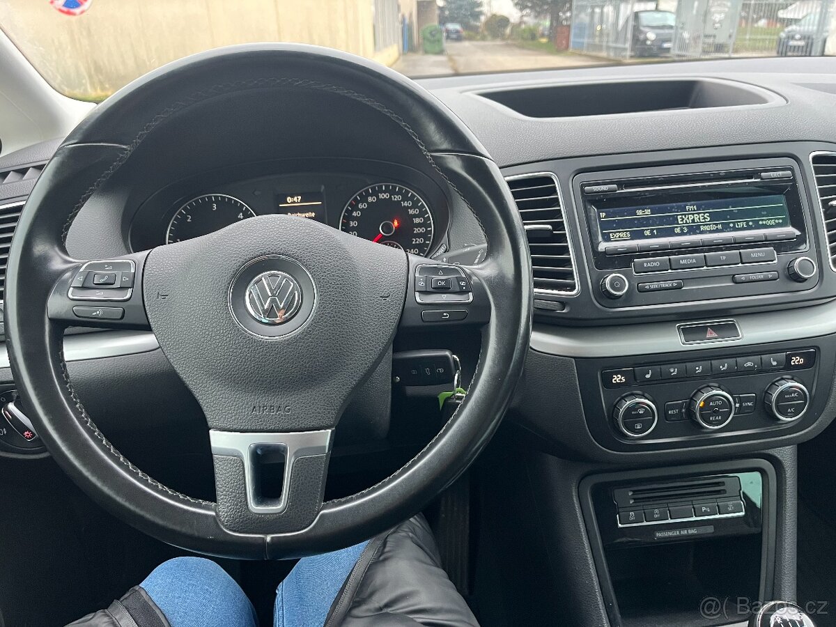VW Sharan 2,0 TDi Bluemotion - 13