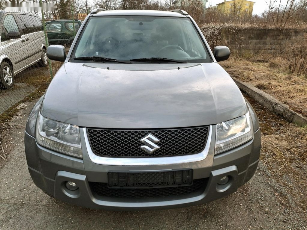 Suzuki Grand Vitara,2.0 benzin Rezervace - 13