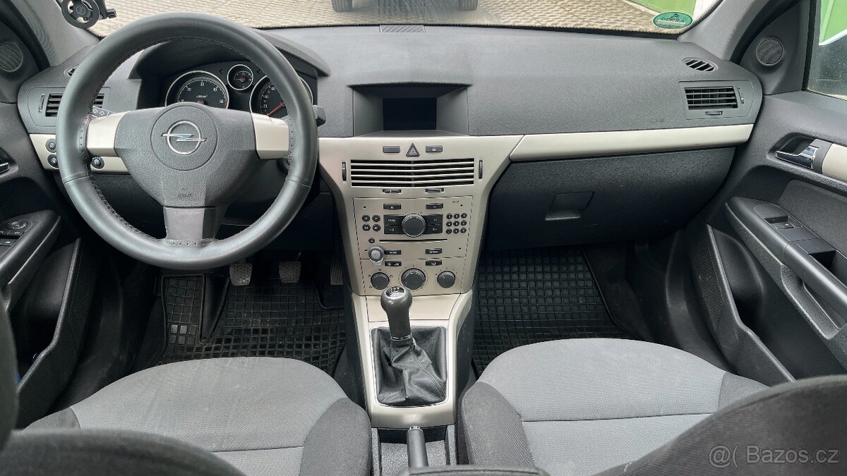 Opel Astra H Caravan - 13