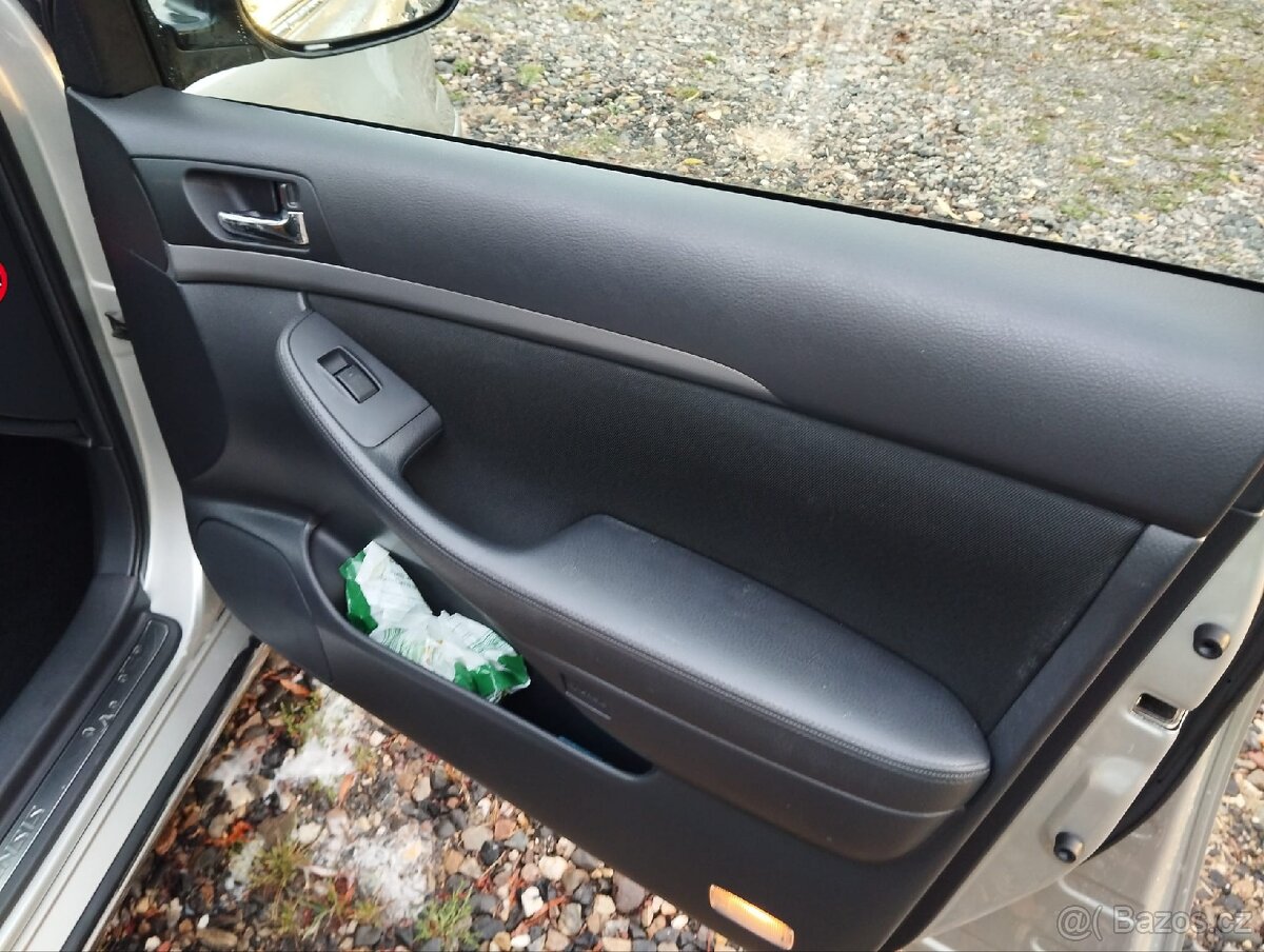 Toyota Avensis 2.0 diesel - 13