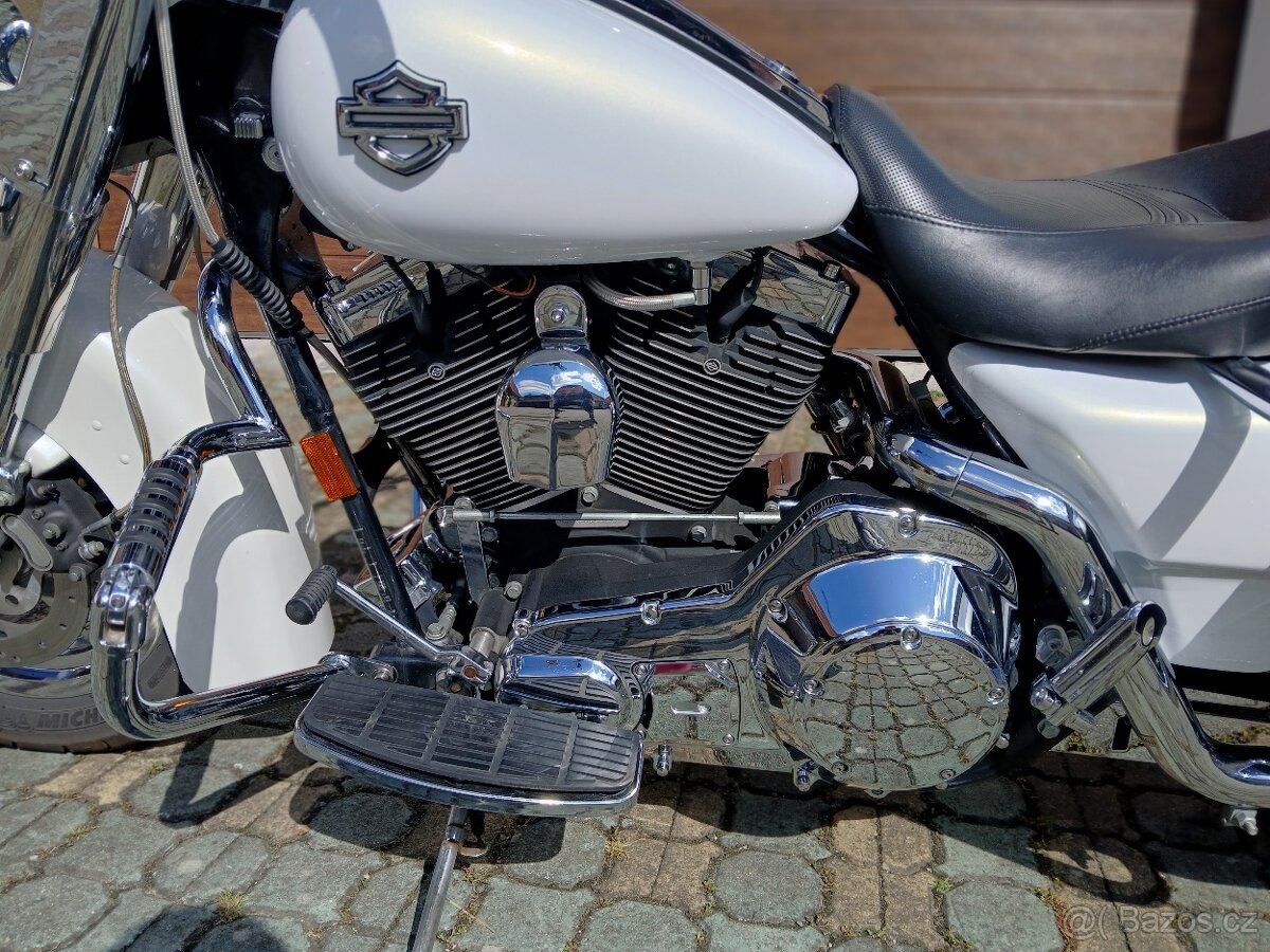 Harley-Davidson FLHR Road King 88 - 13